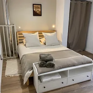 https://la-romance-de-grignan.hotels-rhonealpes.com